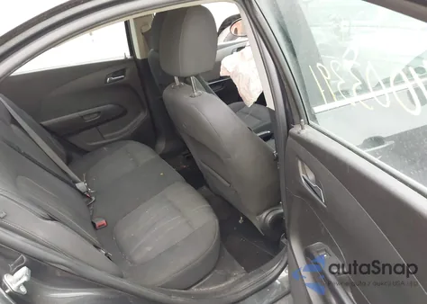 2019 Chevrolet Sonic Lt Auto from USA, damaged, VIN 1G1JD5SB0K4104738